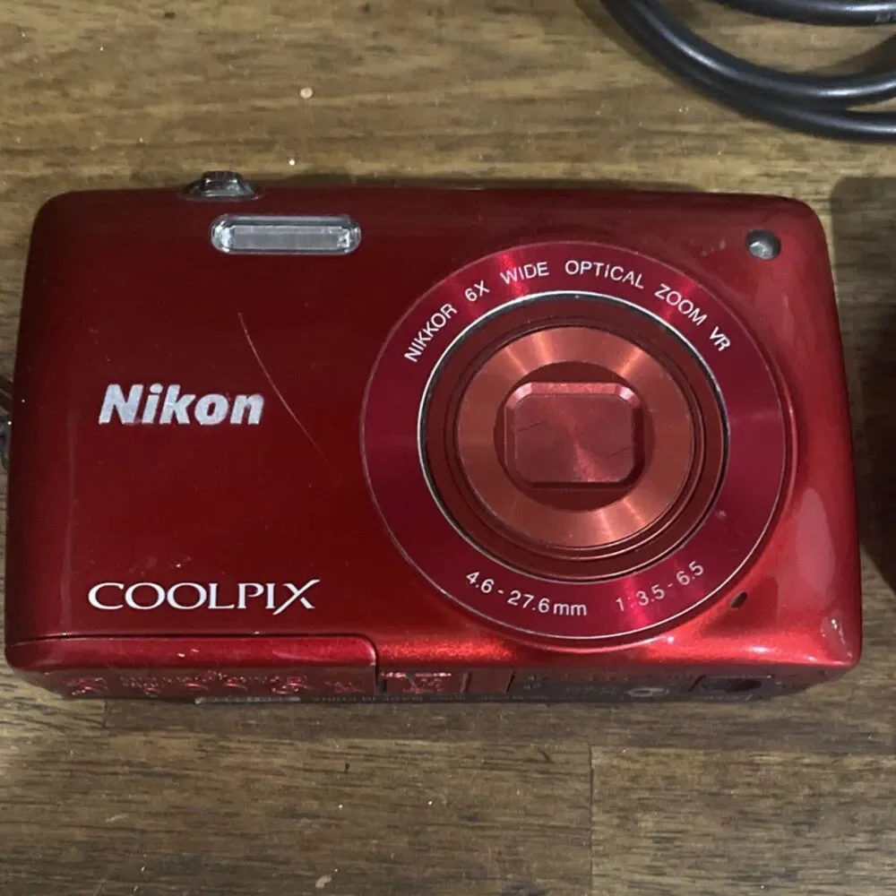 Nikon COOLPIX Red Point & Shoot Digital Camera 5x Zoom Built-in Flash USB